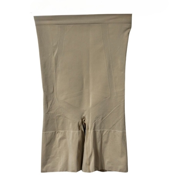 SPANX NWOT med nude tummy control shorts - Picture 1 of 7